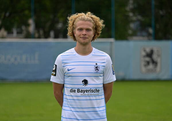 09.07.2022, Fussball 3. Liga 2022 2023, TSV 1860 München an der Grünwalder Strasse in München, Porträttermin 2022 2023, Jesper Verlaat (TSV 1860 München)