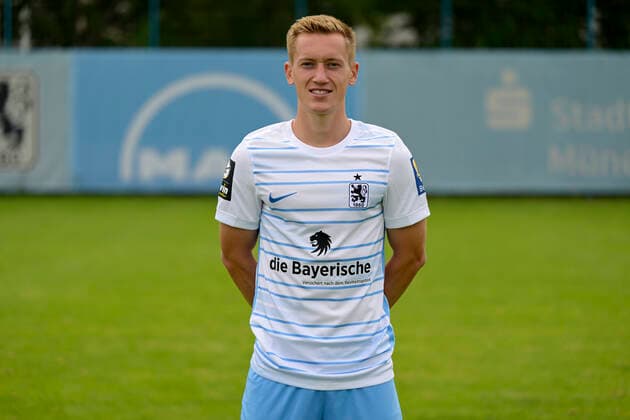 09.07.2022, Fussball 3. Liga 2022 2023, TSV 1860 München an der Grünwalder Strasse in München, Porträttermin 2022 2023, Fabian Greilinger (TSV 1860 München)