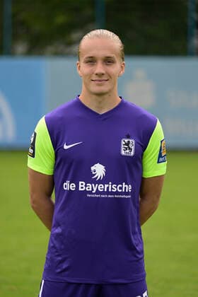 09.07.2022, Fussball 3. Liga 2022 2023, TSV 1860 München an der Grünwalder Strasse in München, Porträttermin 2022 2023, Torwart Julius Schmid (TSV 1860 München)
