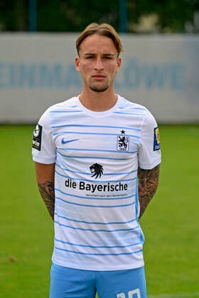 09.07.2022, Fussball 3. Liga 2022 2023, TSV 1860 München an der Grünwalder Strasse in München, Porträttermin 2022 2023, Lorenz Knöferl (TSV 1860 München)