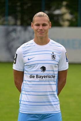 09.07.2022, Fussball 3. Liga 2022 2023, TSV 1860 München an der Grünwalder Strasse in München, Porträttermin 2022 2023, Fynn Lakenmacher (TSV 1860 München)