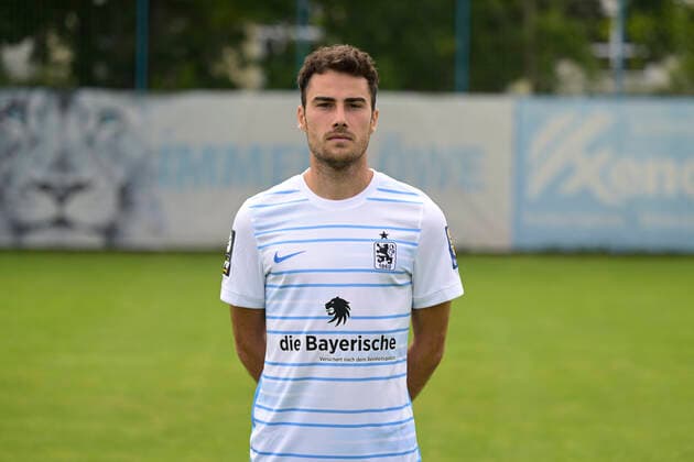 09.07.2022, Fussball 3. Liga 2022 2023, TSV 1860 München an der Grünwalder Strasse in München, Porträttermin 2022 2023, Christopher Lannert (TSV 1860 München)