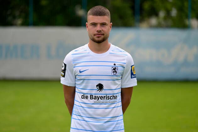 09.07.2022, Fussball 3. Liga 2022 2023, TSV 1860 München an der Grünwalder Strasse in München, Porträttermin 2022 2023, Nathan Wicht (1860 München)