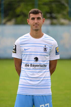 09.07.2022, Fussball 3. Liga 2022 2023, TSV 1860 München an der Grünwalder Strasse in München, Porträttermin 2022 2023, Semi Belkahia (TSV 1860 München)
