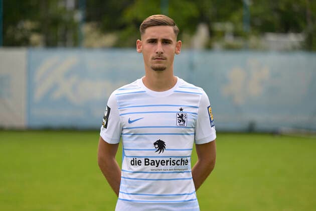 09.07.2022, Fussball 3. Liga 2022 2023, TSV 1860 München an der Grünwalder Strasse in München, Porträttermin 2022 2023, Milos Cocic (TSV 1860 München)