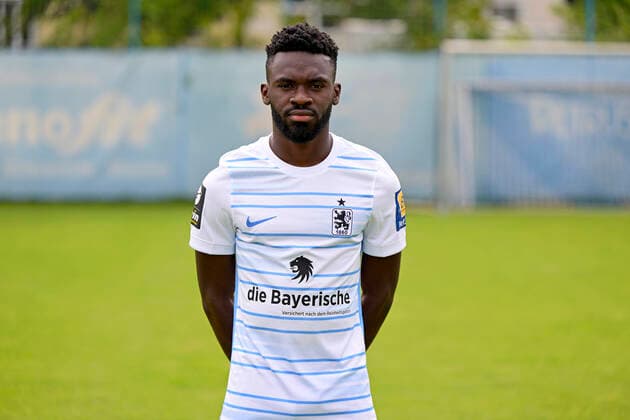09.07.2022, Fussball 3. Liga 2022 2023, TSV 1860 München an der Grünwalder Strasse in München, Porträttermin 2022 2023, Joseph Boyamba (TSV 1860 München)