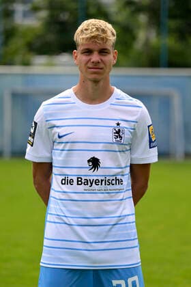09.07.2022, Fussball 3. Liga 2022 2023, TSV 1860 München an der Grünwalder Strasse in München, Porträttermin 2022 2023, Leandro Morgalla (TSV 1860 München)