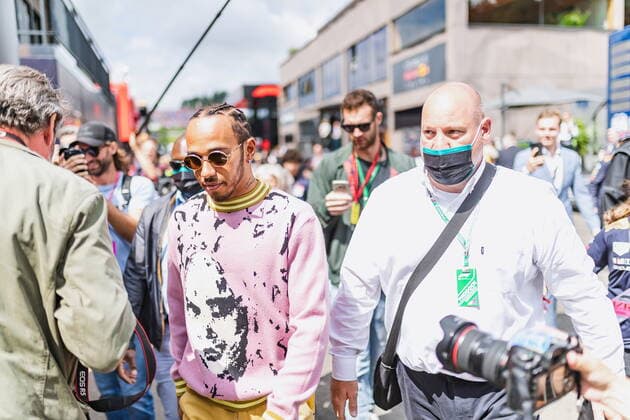 10.07.2022, Red Bull Ring, Spielberg, AUT, FIA, Formel 1, Grosser Preis von Österreich, Rennen, im Bild Lewis Hamilton (GBR, Mercedes) Lewis Hamilton of United Kingdom prior to the race for the Austrian FIA Formula One Grand Prix at the Red Bull Ring in Spielberg, Austria on 2022 07 10. Expa Spielberg