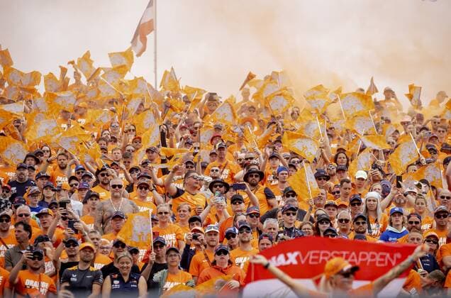 SPIELBERG - Fans of Max Verstappen (1) during the drivers parade ahead of the Austrian Grand Prix at the Red Bull Ring on July 10, 2022 in Spielberg, Austria. ANP SEM VAN DER WAL F1 Grand Prix of Austria 2022 xVIxANPxSportx xxANPxIVx