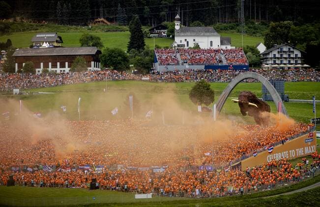 SPIELBERG - Max fans during the Austrian Grand Prix at the Red Bull Ring on July 10, 2022 in Spielberg, Austria. ANP SEM VAN DER WAL F1 Grand Prix of Austria 2022 xVIxANPxSportx xxANPxIVx