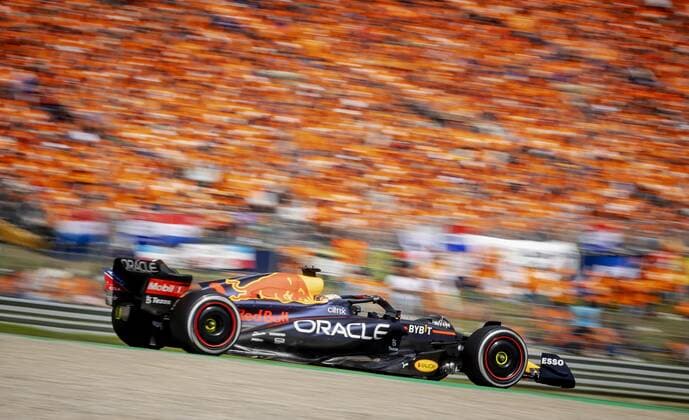 SPIELBERG - Max Verstappen (1) with the Oracle Red Bull Racing RB18 Honda during the Austrian Grand Prix at the Red Bull Ring on July 10, 2022 in Spielberg, Austria. ANP SEM VAN DER WAL F1 Grand Prix of Austria 2022 xVIxANPxSportx xxANPxIVx