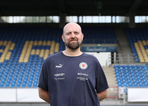 Dr. Alexander Ruhe (Chiropraktor); Eintracht Braunschweig; 2.BL, Portraettermin 2022 2023