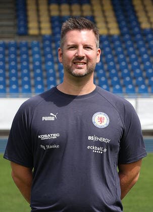 Simon Fitzner (Internist) ; Eintracht Braunschweig; 2.BL, Portraettermin 2022 2023