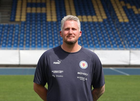 Physio Florian Horn ; Eintracht Braunschweig; 2.BL, Portraettermin 2022 2023