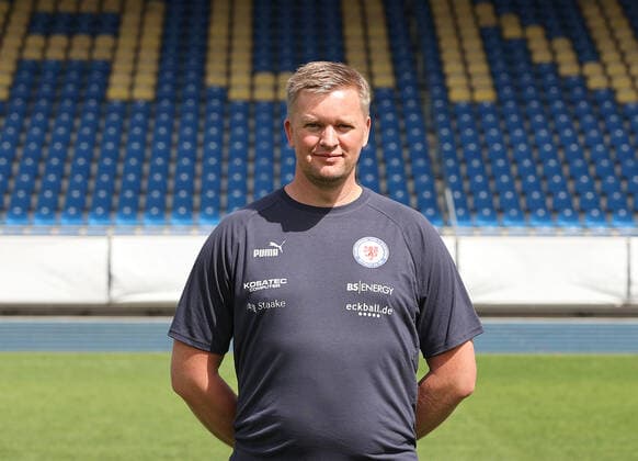Holm Stelzer (Teammanager) ; Eintracht Braunschweig; 2.BL, Portraettermin 2022 2023