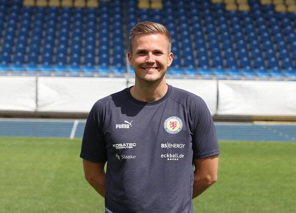 Physio Christian Degenhardt ; Eintracht Braunschweig; 2.BL, Portraettermin 2022 2023