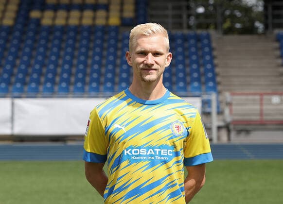 Bryan Henning ; Eintracht Braunschweig; 2.BL, Portraettermin 2022 2023