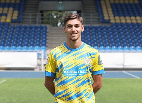 Mehmet Ibrahimi ; Eintracht Braunschweig; 2.BL, Portraettermin 2022 2023
