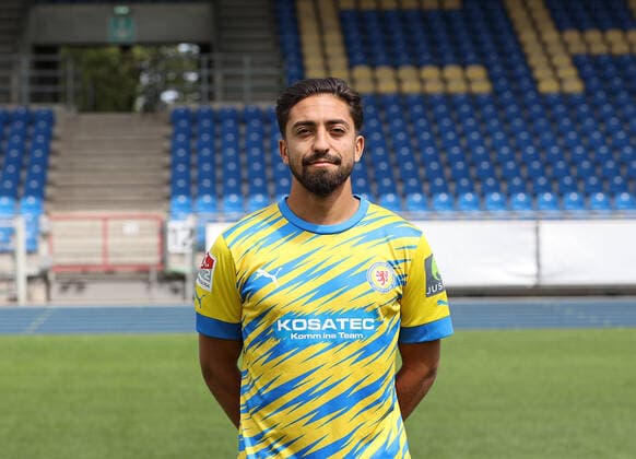 Immanuel Pherai ; Eintracht Braunschweig; 2.BL, Portraettermin 2022 2023
