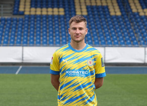 Luis Goerlich ; Eintracht Braunschweig; 2.BL, Portraettermin 2022 2023