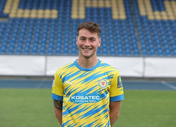 Yari Otto ; Eintracht Braunschweig; 2.BL, Portraettermin 2022 2023