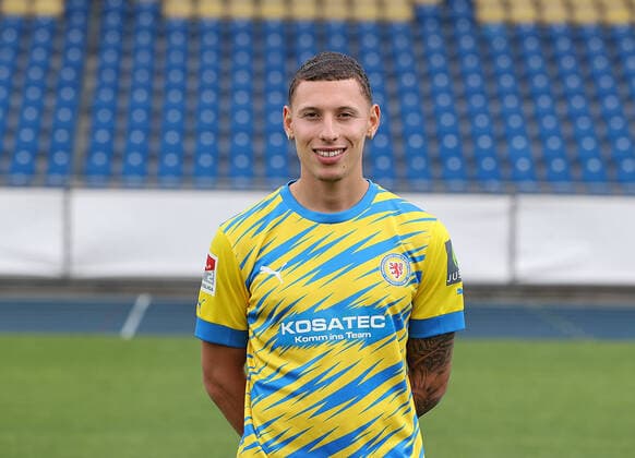 Enrique Pena Zauner ; Eintracht Braunschweig; 2.BL, Portraettermin 2022 2023