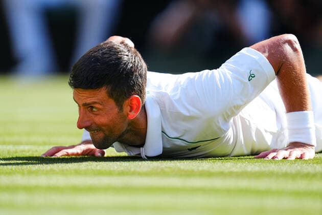 Sport Themen der Woche KW27 Sport Bilder des Tages Mandatory Credit: Photo by Javier Garcia Shutterstock (13018062fp) Novak Djokovic celebrates victory in the Men s Singles Final Wimbledon Tennis Championships, Day 14, The All England Lawn Tennis and Croquet Club, London, UK - 10 Jul 2022 Wimbledon Tennis Championships, Day 14, The All England Lawn Tennis and Croquet Club, London, UK - 10 Jul 2022  Copyright: xJavierxGarcia Shutterstockx 13018062fp