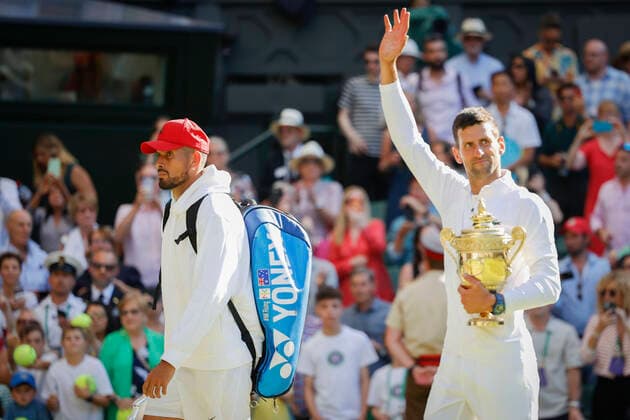 Champion Novak Djokovic (SRB) und Finalist Nick Kyrgios (AUS) verlassen den Platz, Siegerehrung, Praesentation Tennis - Wimbledon 2022 - Grand Slam ITF ATP, Tennis Herren WTA, Tennis Damen - AELTC - London - - Great Britain - 10 July 2022. Copyright: xJuergenxHasenkopfx