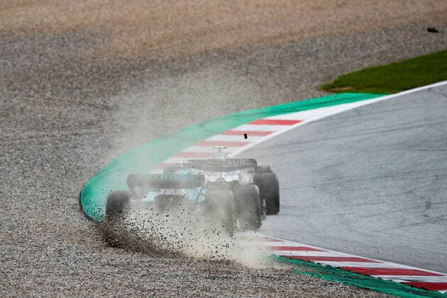 5 Sebastian Vettel (DEU, Aston Martin Aramco Cognizant F1 Team), 22 Yuki Tsunoda (JPN, Scuderia AlphaTauri), F1 Grand Prix of Austria at Red Bull Ring on July 10, 2022 in Spielberg, Austria. (Photo by HOCH ZWEI) Spielberg Austria