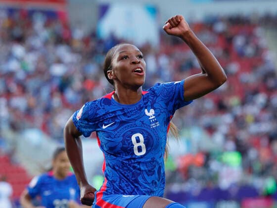IMAGO Iconic Moments, Fußball - Frauen 10.07.2022, Fussball, UEFA Womens EURO 2022, France - Italy, GB, Rotherham, New York Stadium Bild: v. li. Torschuetzin Grace Geyoro (8 France), Jubel nach Ihrem Tor zum 1:0, jubelnd, bejubelt, jubelt, jubeln, emotionen Copyright: HMBxMedia xHeikoxBecker