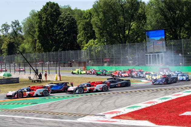 Sport Bilder des Tages FIA World Endurance Championship: 6 Hours of Monza First lap of 6 hours Monza during the Endurance 6 Hours of Monza 2022 - WEC Fia World Endurance Championship on July 10, 2022 at the Autodromo Nazionale Monza in Monza, Italy Monza Italy  Copyright: xValerioxOrigox originalFilename:livemedia-6hoursof220710_npjiB.jpg