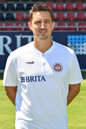 08.07.2022, xjhx, Fussball 3.Liga, SV Wehen Wiesbaden - Fototermin Saison 2022 23 emspor, v.l. Mannschaftsarzt Dr. Michael Hoestermann (DFL DFB REGULATIONS PROHIBIT ANY USE OF PHOTOGRAPHS as IMAGE SEQUENCES and or QUASI-VIDEO) Wiesbaden