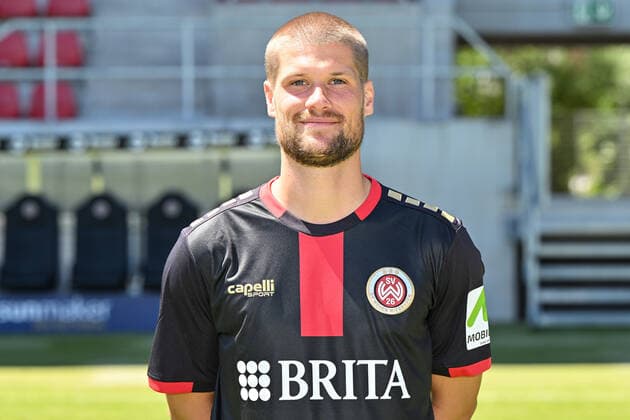 08.07.2022, xjhx, Fussball 3.Liga, SV Wehen Wiesbaden - Fototermin Saison 2022 23 emspor, v.l. Johannes Wurtz (SV Wehen Wiesbaden) (DFL DFB REGULATIONS PROHIBIT ANY USE OF PHOTOGRAPHS as IMAGE SEQUENCES and or QUASI-VIDEO) Wiesbaden