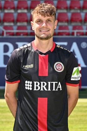 08.07.2022, xjhx, Fussball 3.Liga, SV Wehen Wiesbaden - Fototermin Saison 2022 23 emspor, v.l. Gino Fechner (SV Wehen Wiesbaden) (DFL DFB REGULATIONS PROHIBIT ANY USE OF PHOTOGRAPHS as IMAGE SEQUENCES and or QUASI-VIDEO) Wiesbaden