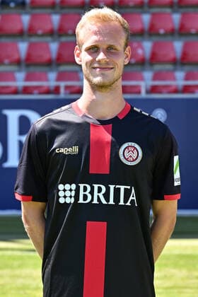 08.07.2022, xjhx, Fussball 3.Liga, SV Wehen Wiesbaden - Fototermin Saison 2022 23 emspor, v.l. Lucas Brumme (SV Wehen Wiesbaden) (DFL DFB REGULATIONS PROHIBIT ANY USE OF PHOTOGRAPHS as IMAGE SEQUENCES and or QUASI-VIDEO) Wiesbaden