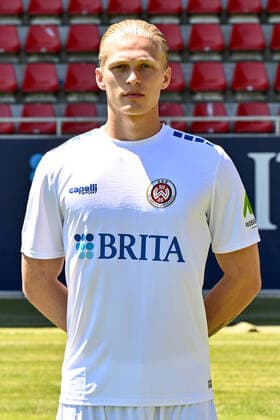 08.07.2022, xjhx, Fussball 3.Liga, SV Wehen Wiesbaden - Fototermin Saison 2022 23 emspor, v.l. Lucas Becker (SV Wehen Wiesbaden) (DFL DFB REGULATIONS PROHIBIT ANY USE OF PHOTOGRAPHS as IMAGE SEQUENCES and or QUASI-VIDEO) Wiesbaden