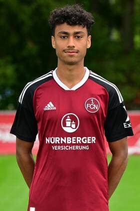 06.07.2022 - 1. FC Nürnberg FCN Club U23 - Regionalliga - Saison 2022 2023 - Fototermin Porträttermin Pressetermin Präsentation - Einzelbild Einzelfoto Portrait Porträt Kopfbild - - Nathaniel Brown (1. FC Nürnberg II ) Einzelbild Einzelfoto Portrait Porträt Kopfbild