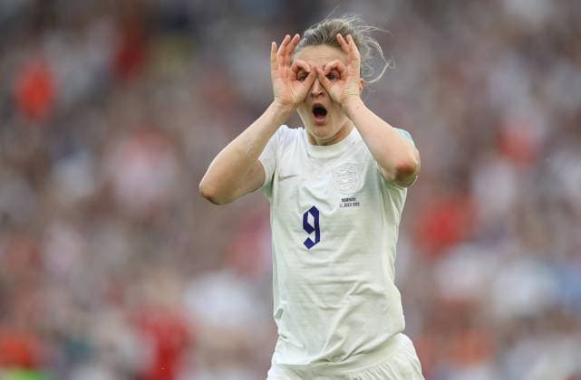 Sport Bilder des Tages Brighton and Hove, England, 11th July 2022. Ellen White of England celebrates after scoring to make it 3-0 during the UEFA Women s European Championship, EM, Europameisterschaft 2022 match at the AMEX Stadium, Brighton and Hove. Picture credit should read: Paul Terry Sportimage EDITORIAL USE ONLY. No use with unauthorised audio, video, data, fixture lists, club league logos or live services. Online in-match use limited to 120 images, no video emulation. No use in betting, games or single club league player publications. SPI-1744-0020