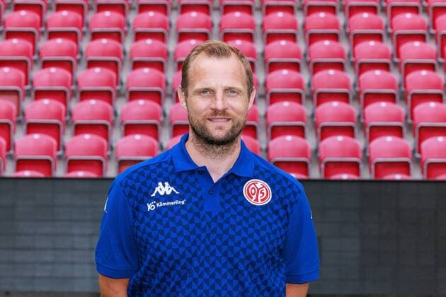 Mainz, MEWA-Arena, 11.07.2022, Mannschaftsfoto 1. Bundesliga - 1.FSV Mainz 05, Bo Svensson (Cheftrainer)