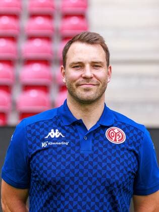 Mainz, MEWA-Arena, 11.07.2022, Mannschaftsfoto 1. Bundesliga - 1.FSV Mainz 05, Nico Hölzel (Physiotherapeut)