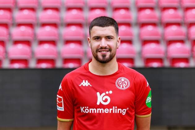 Mainz, MEWA-Arena, 11.07.2022, Mannschaftsfoto 1. Bundesliga - 1.FSV Mainz 05, Aaron Martin (3)