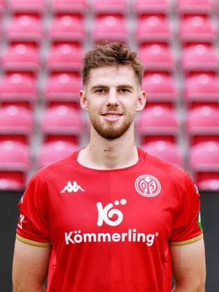 Mainz, MEWA-Arena, 11.07.2022, Mannschaftsfoto 1. Bundesliga - 1.FSV Mainz 05, Anton Stach (6)