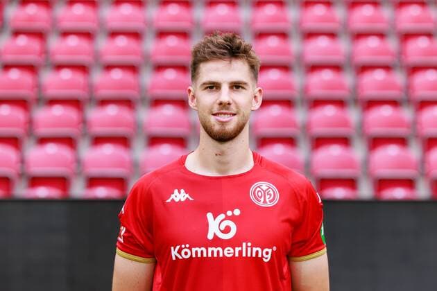 Mainz, MEWA-Arena, 11.07.2022, Mannschaftsfoto 1. Bundesliga - 1.FSV Mainz 05, Anton Stach (6)