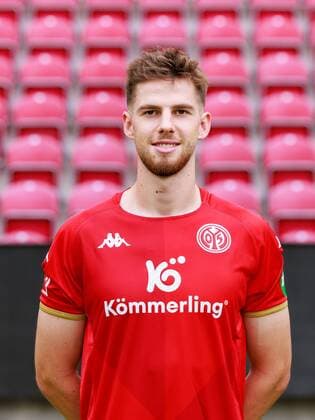 Mainz, MEWA-Arena, 11.07.2022, Mannschaftsfoto 1. Bundesliga - 1.FSV Mainz 05, Anton Stach (6)