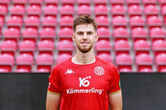 Mainz, MEWA-Arena, 11.07.2022, Mannschaftsfoto 1. Bundesliga - 1.FSV Mainz 05, Anton Stach (6)