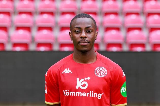 Mainz, MEWA-Arena, 11.07.2022, Mannschaftsfoto 1. Bundesliga - 1.FSV Mainz 05, Merveille Papela (24)