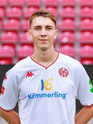 Mainz, MEWA-Arena, 11.07.2022, Mannschaftsfoto 1. Bundesliga - 1.FSV Mainz 05, Lasse Rieß (32)