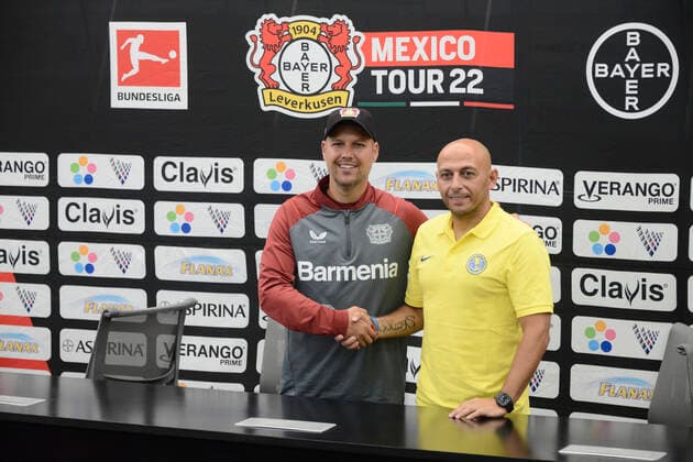 July 12, 2022, Mexico City, Mexico City, Mexico: July 12, 2022, Mexico City, Mexico: Women s Bayer Leverkusen coach Robert de Pauw and women s Club America coach Angel Villacampa during a press conference, PK, Pressekonferenz to announce the match between America and Bayer Leverkusen as part of 100 years of Bayer in Mexico. on July 12, 2022 in Mexico City, Mexico. Mexico City Mexico - ZUMAe321 0162794541st Copyright: xCarlosxTischlerx xEyepixxGroupx