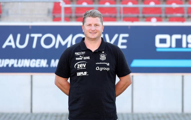 Teampraesentation Zwickau 12.07.2021 Physiotherapeut Sven Schubert (Zwickau); FSV Zwickau; 3.Liga, Porträttermin 2022 2023 , Zwickau, 12.07.2021, GGZ Arena Zwickau, Fussball ,