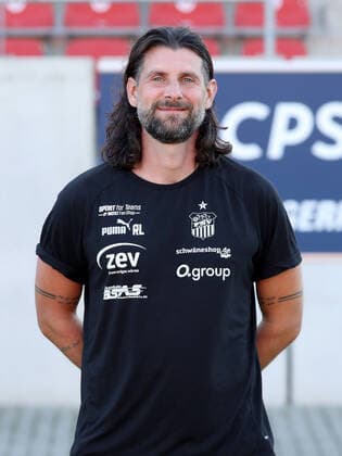 Teampraesentation Zwickau 12.07.2021 Co-Trainer Robin Lenk (Zwickau); FSV Zwickau; 3.Liga, Porträttermin 2022 2023 , Zwickau, 12.07.2021, GGZ Arena Zwickau, Fussball ,